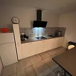 Apartment Plein Pied Centre Avec Petite Cour Interieur Issoire