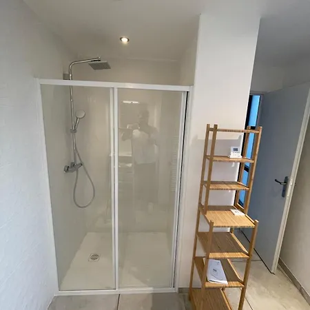 Plein Pied Centre Avec Petite Cour Interieur Issoire